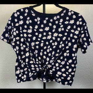 Bershka Daisy print tee